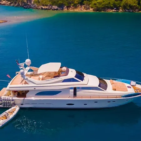 Odin Luxury Motor Yacht Hotel *