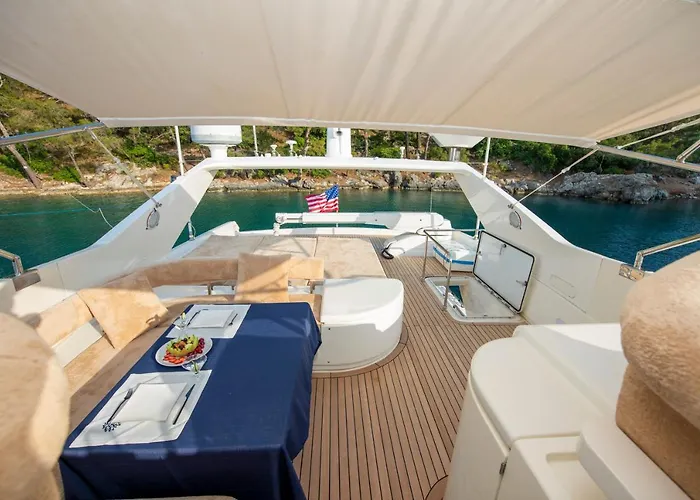 Odin Luxury Motor Yacht * דלמן