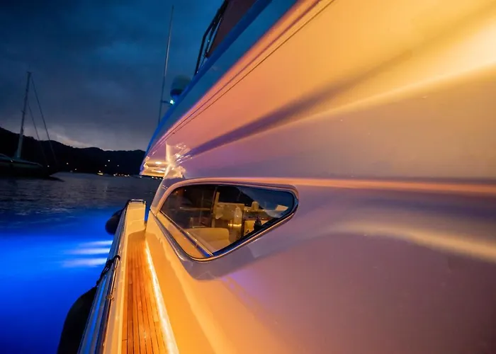 Odin Luxury Motor Yacht מלון *