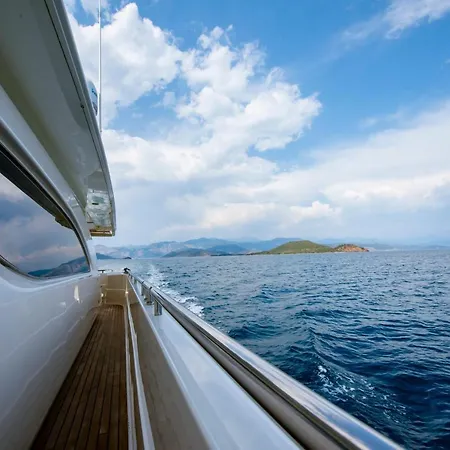 Odin Luxury Motor Yacht Szálloda