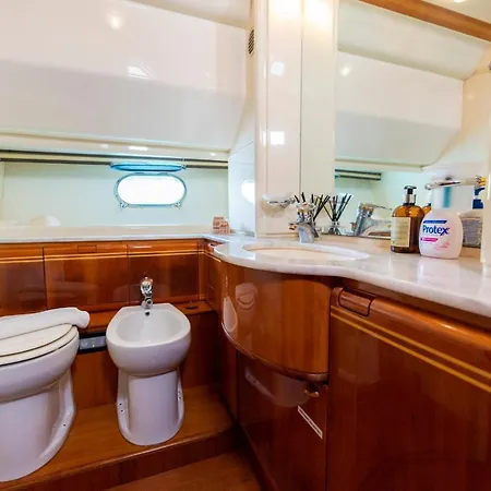 Szálloda Odin Luxury Motor Yacht *